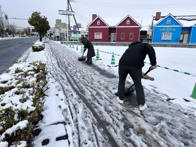 ~朝から雪かき~ 昨日の高崎市